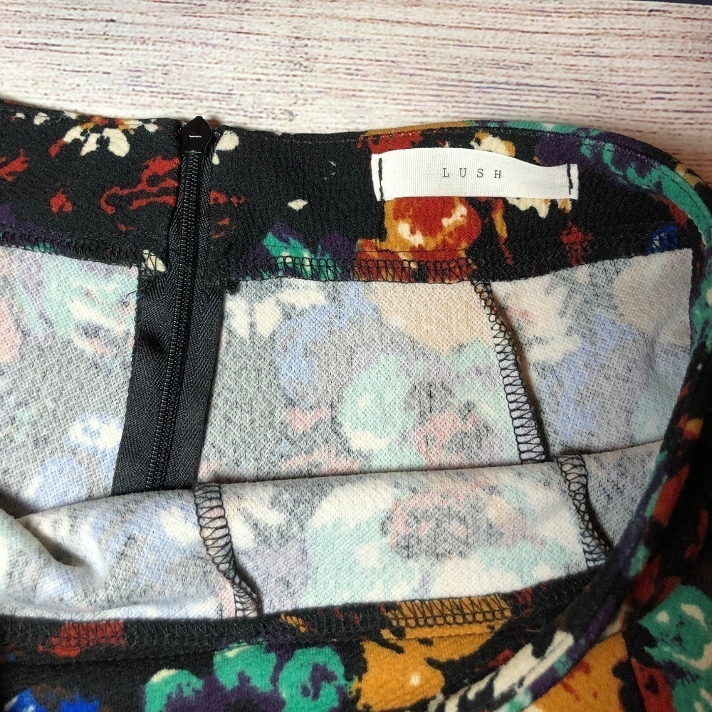 Lush Floral Skater Skirt Size XS - Picture 4 of 6
